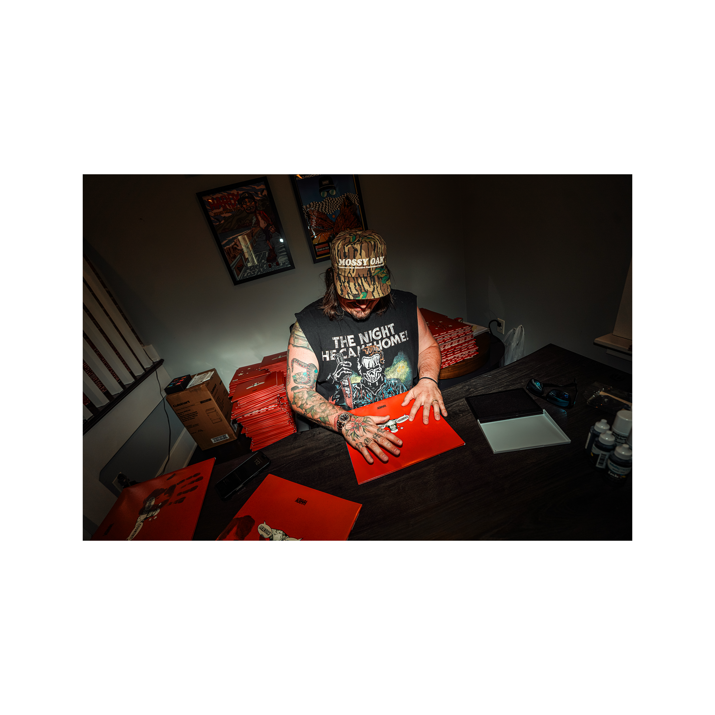 Hardy with Handprint 2